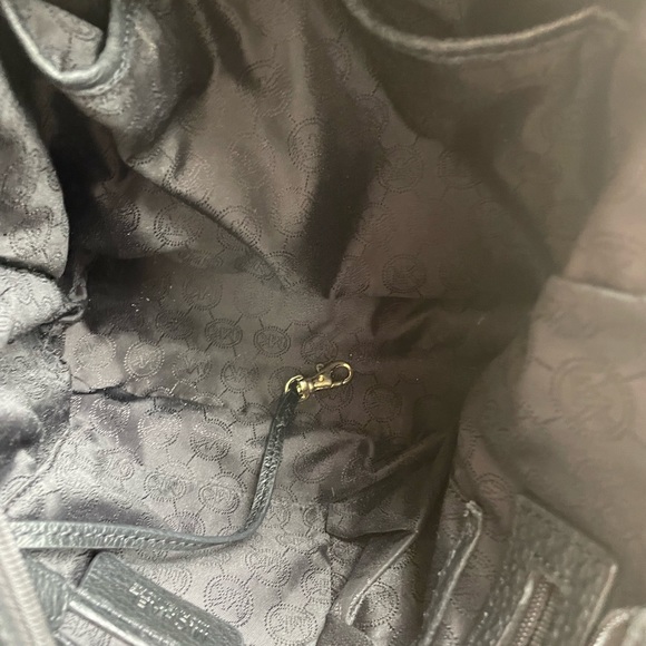 Michael Kors bag. - Picture 4 of 4